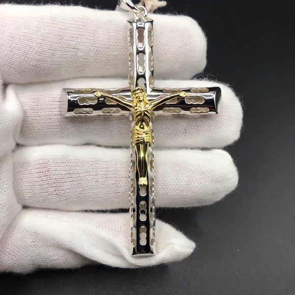 925 Sterling Silver two tone Crucifix Men’s Pendant - Picture 12 of 17